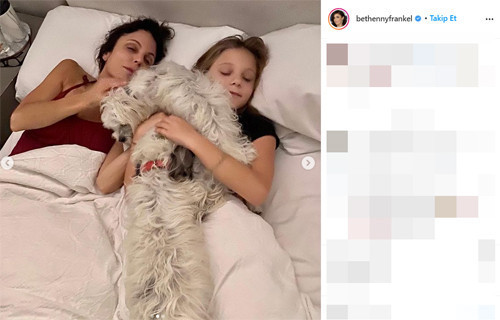 Üç milyon dolarlık yüzüğüyle yüzdü