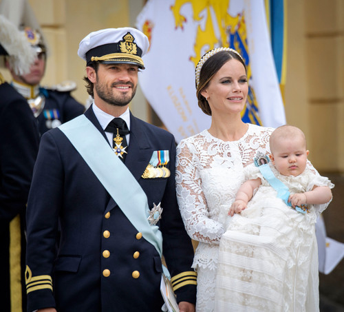 PRENS, BABASININ VELİAHTI DEĞİL