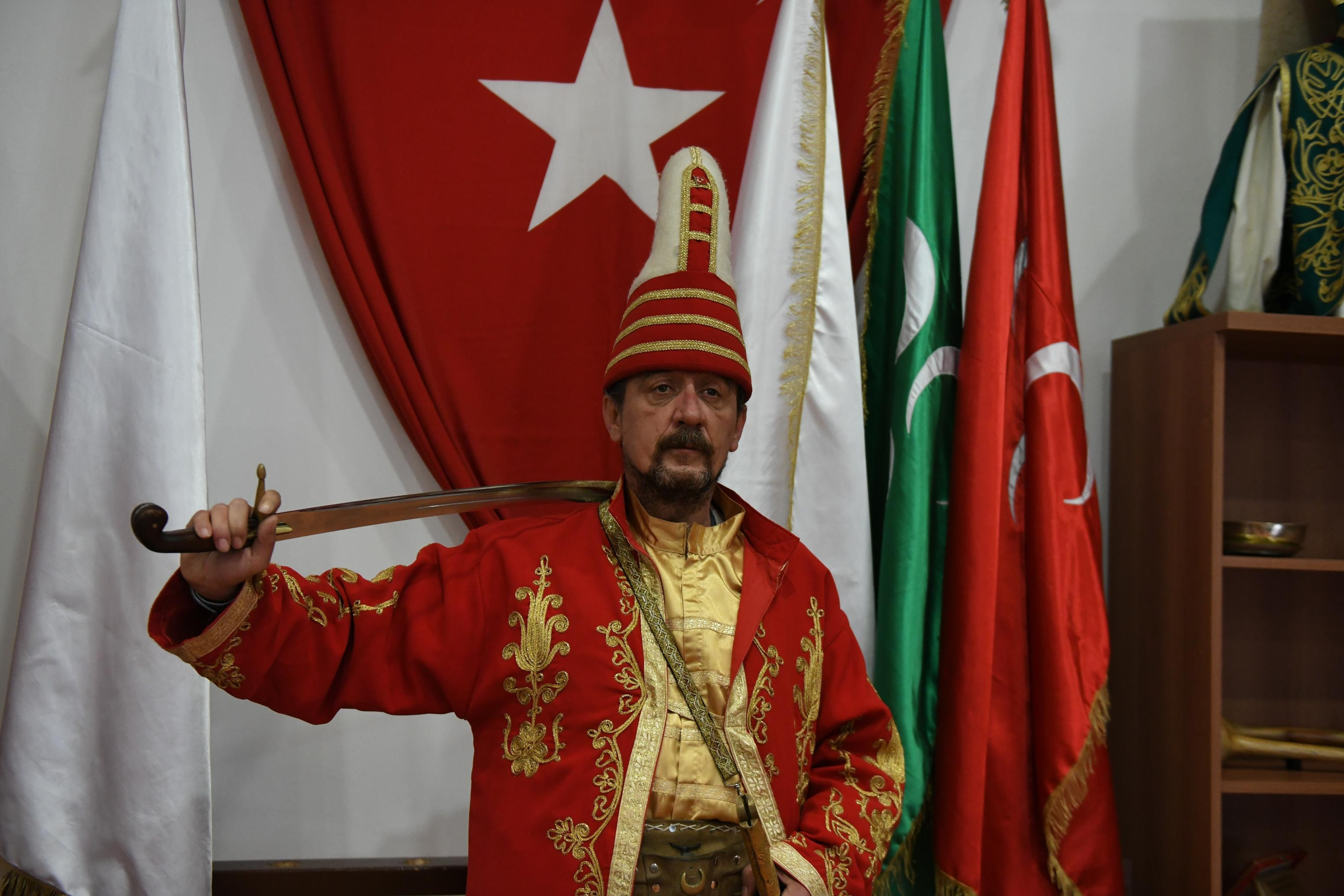 MEHTERANIN EMİR KOMUTASI ONDA