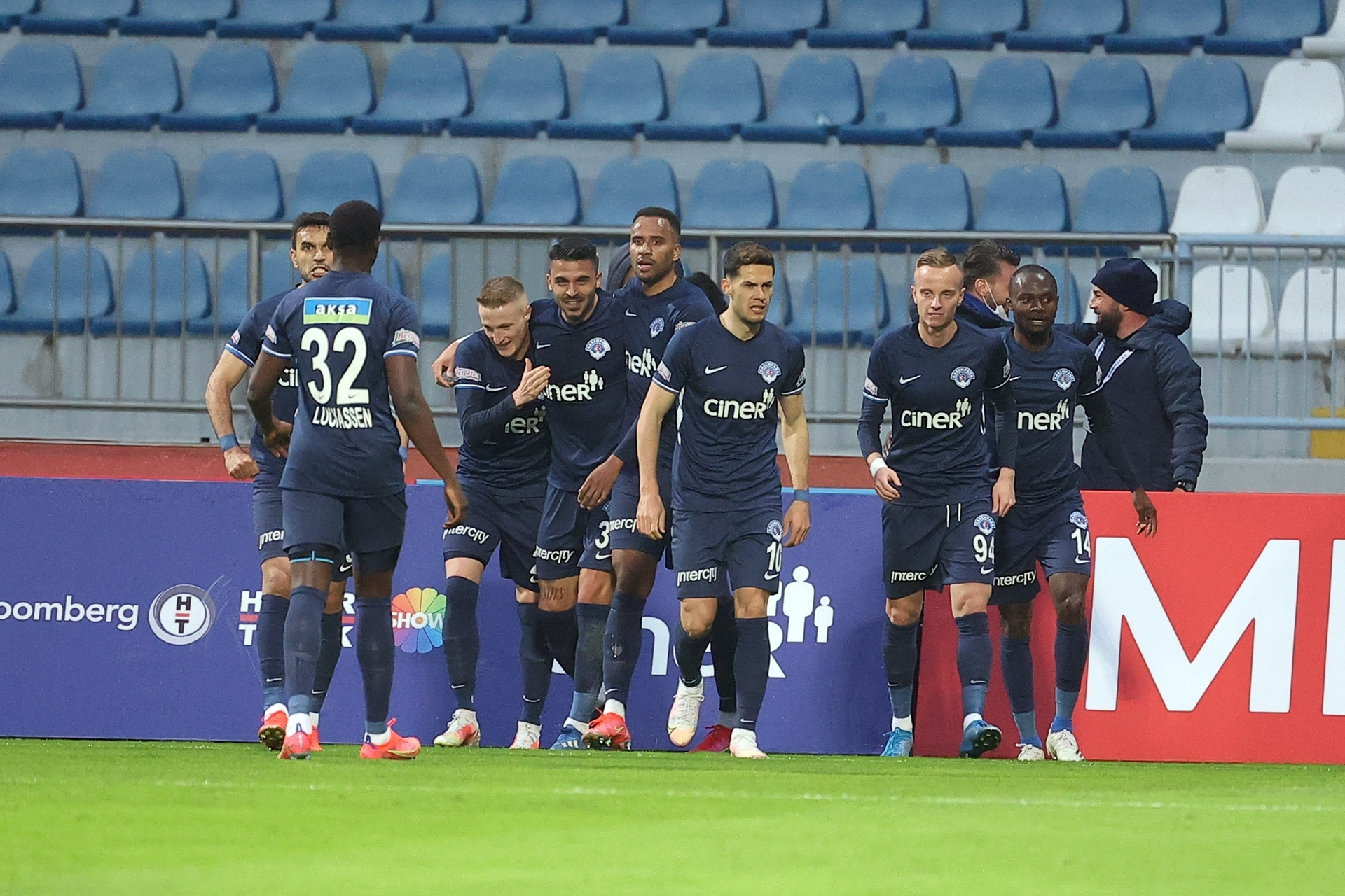 Kasımpaşa - Beşiktaş maçından öne çıkan fotoğraflar