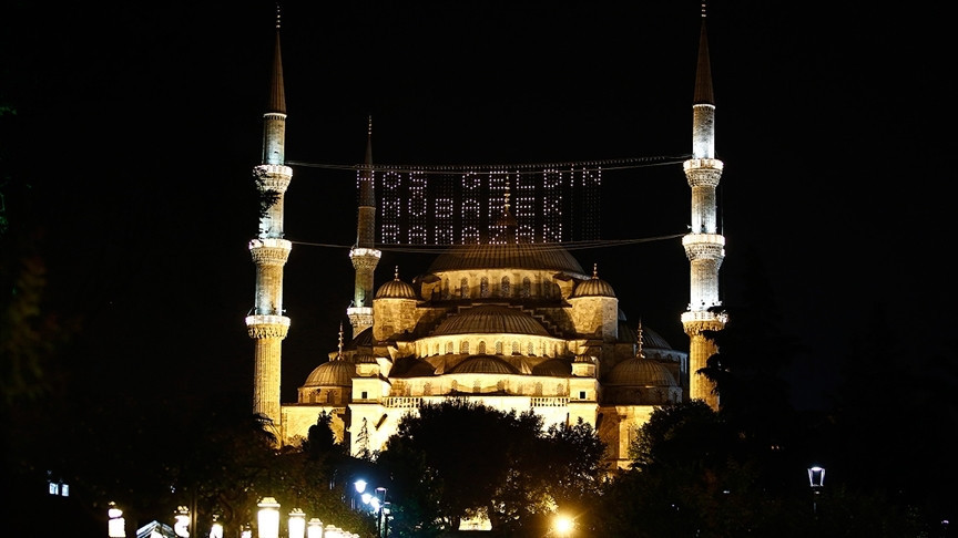 Ramazan dışında sabah ezanı neden güneşin doğmasından bir saat önce okunuyor