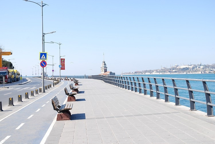 Sokağa çıkma yasağından kimler muaf İşte hafta sonu ve hafta içi sokağa çıkma yasağından muaf olanlar.. Sokağa çıkma yasağından kimler muaf İşte hafta sonu ve hafta içi sokağa çıkma yasağından muaf olanlar..