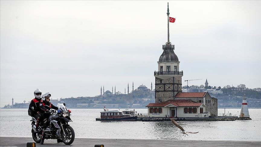 Sokağa çıkma yasağından kimler muaf İşte hafta sonu ve hafta içi sokağa çıkma yasağından muaf olanlar.. Sokağa çıkma yasağından kimler muaf İşte hafta sonu ve hafta içi sokağa çıkma yasağından muaf olanlar..