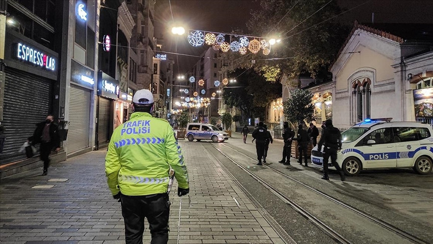 Sokağa çıkma yasağından kimler muaf İşte hafta sonu ve hafta içi sokağa çıkma yasağından muaf olanlar.. Sokağa çıkma yasağından kimler muaf İşte hafta sonu ve hafta içi sokağa çıkma yasağından muaf olanlar..