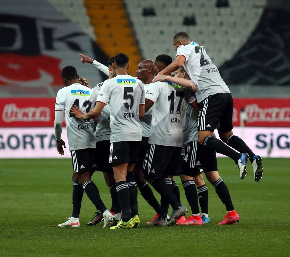 Beşiktaş-Ankaragücü maçından özel fotoğraflar