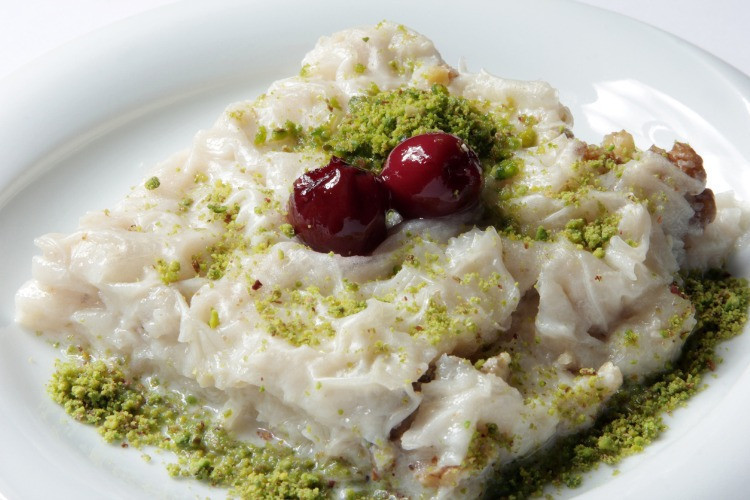 Güllaç nasıl yapılır Gül suyu ile yapılan güllaç tarifi