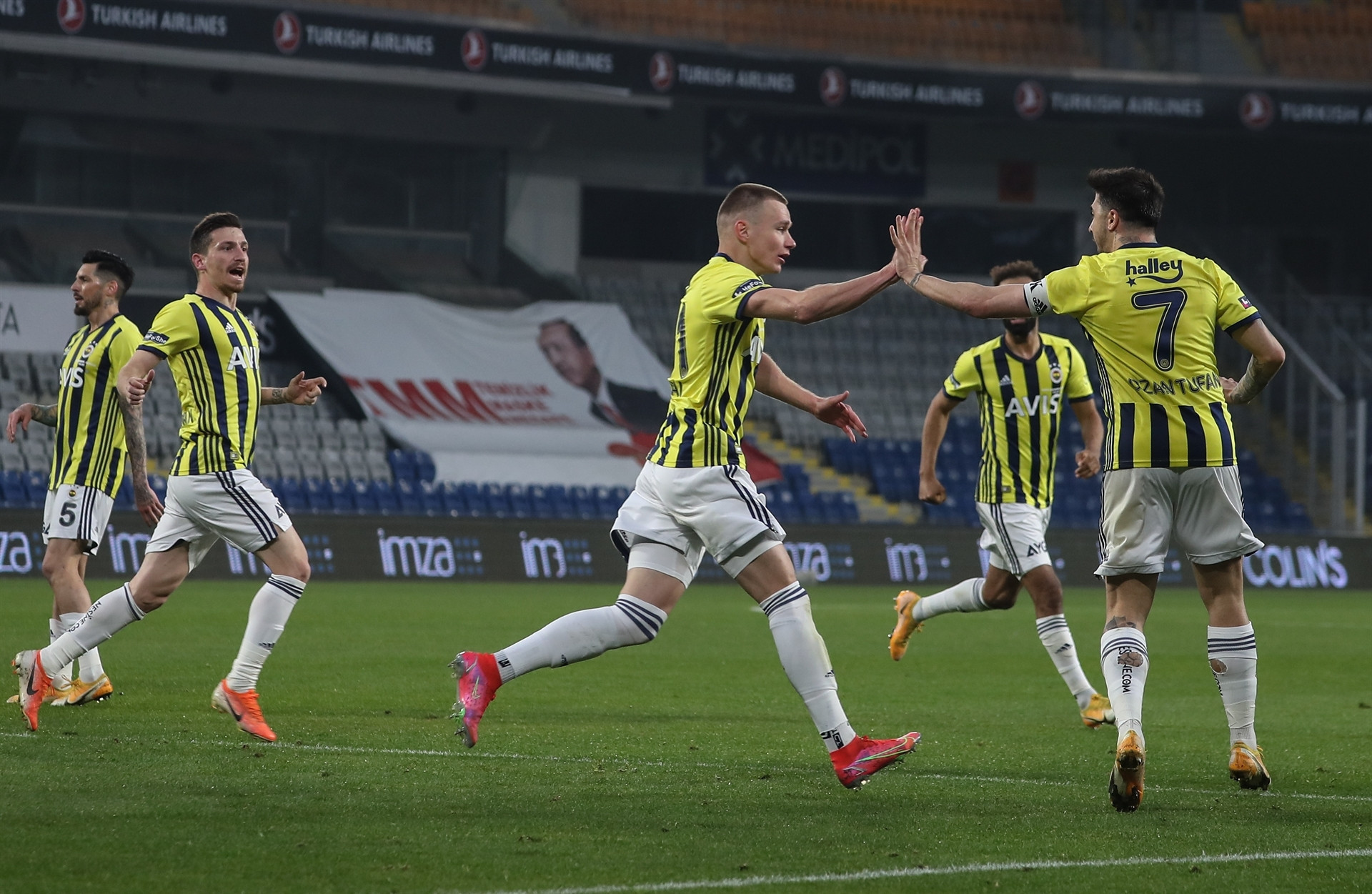 Medipol Başakşehir - Fenerbahçe maçından öne çıkan fotoğraflar