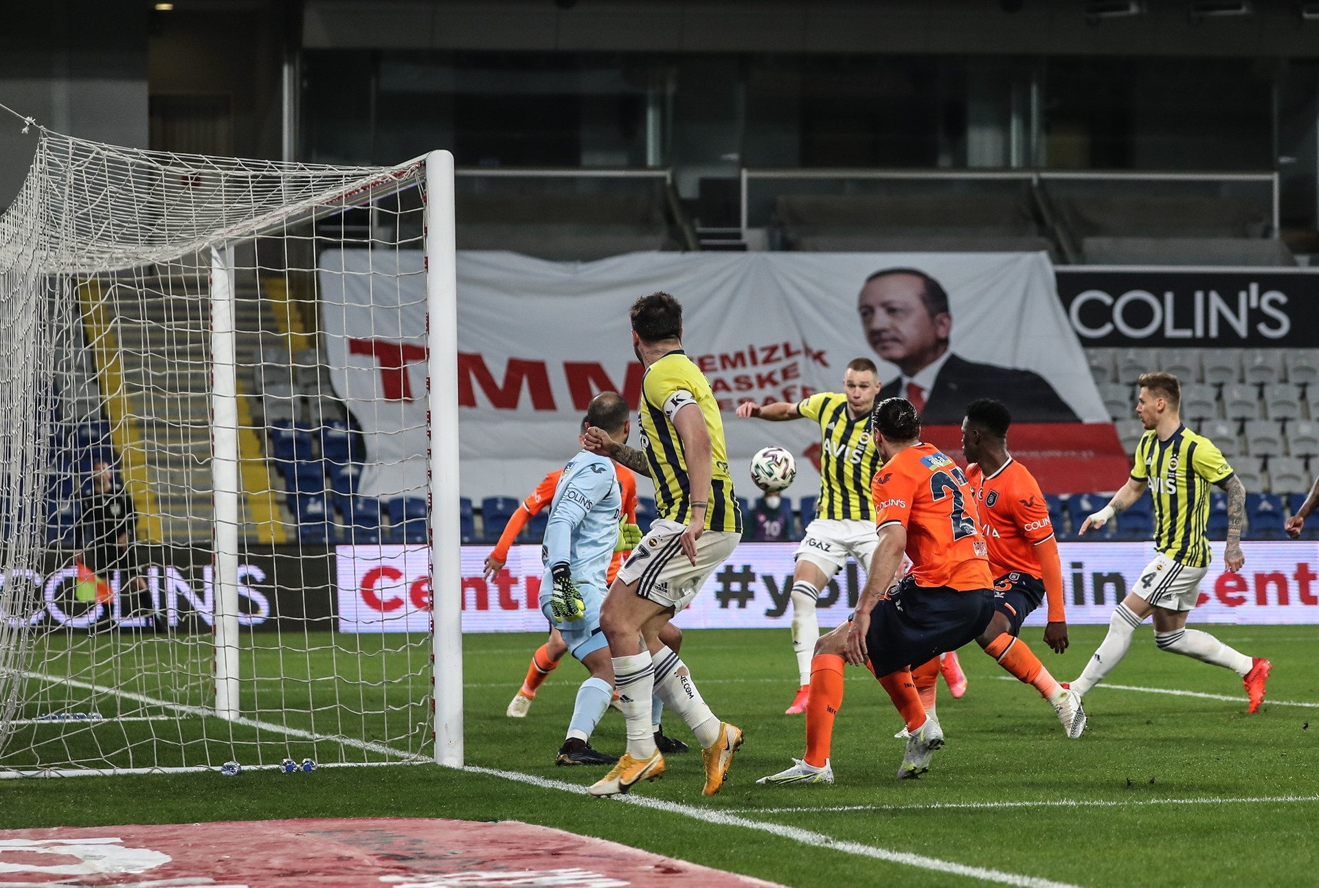 Medipol Başakşehir - Fenerbahçe maçından öne çıkan fotoğraflar