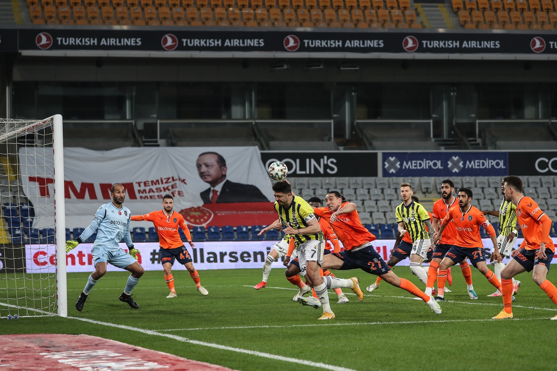 Medipol Başakşehir - Fenerbahçe maçından öne çıkan fotoğraflar