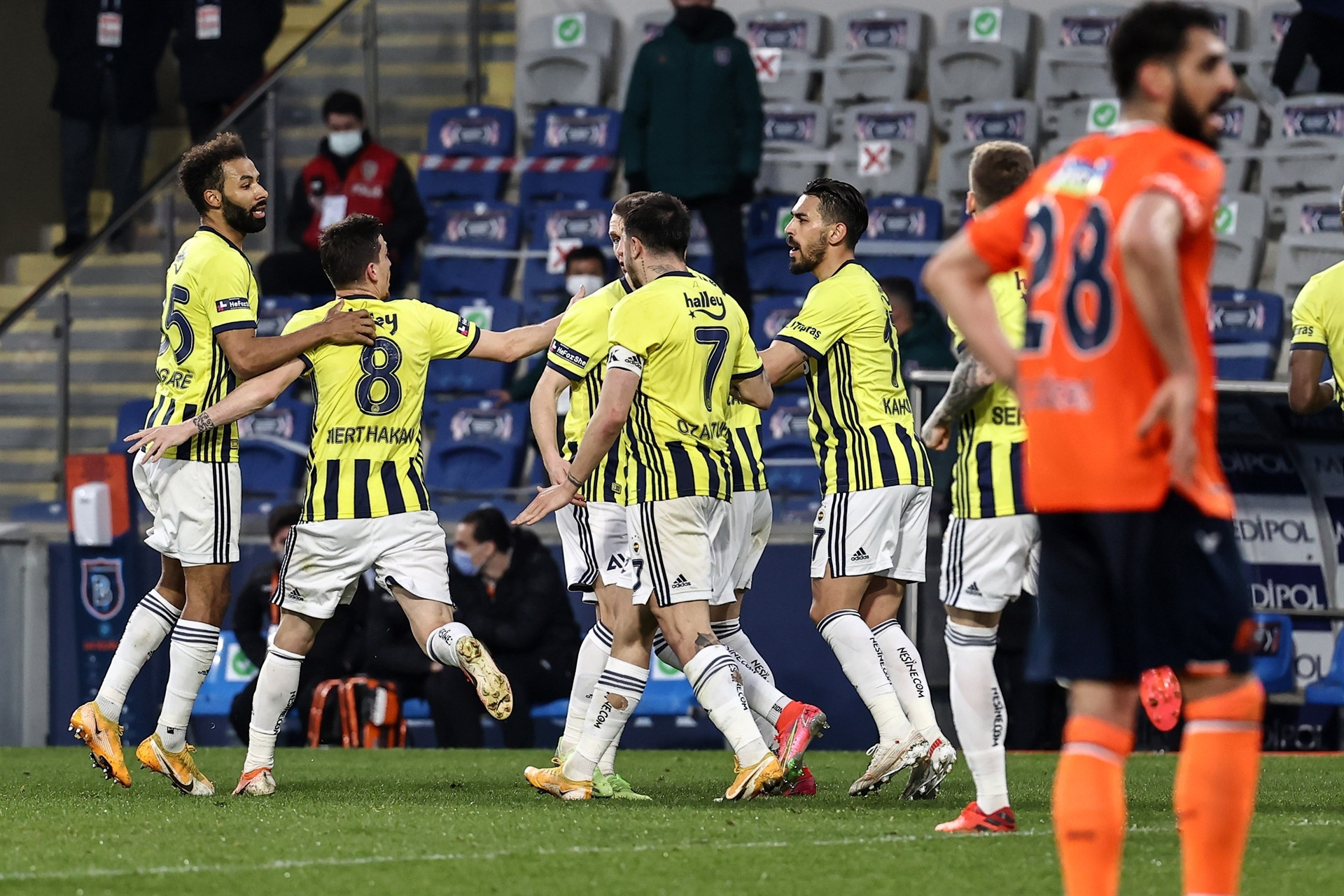 Medipol Başakşehir - Fenerbahçe maçından öne çıkan fotoğraflar
