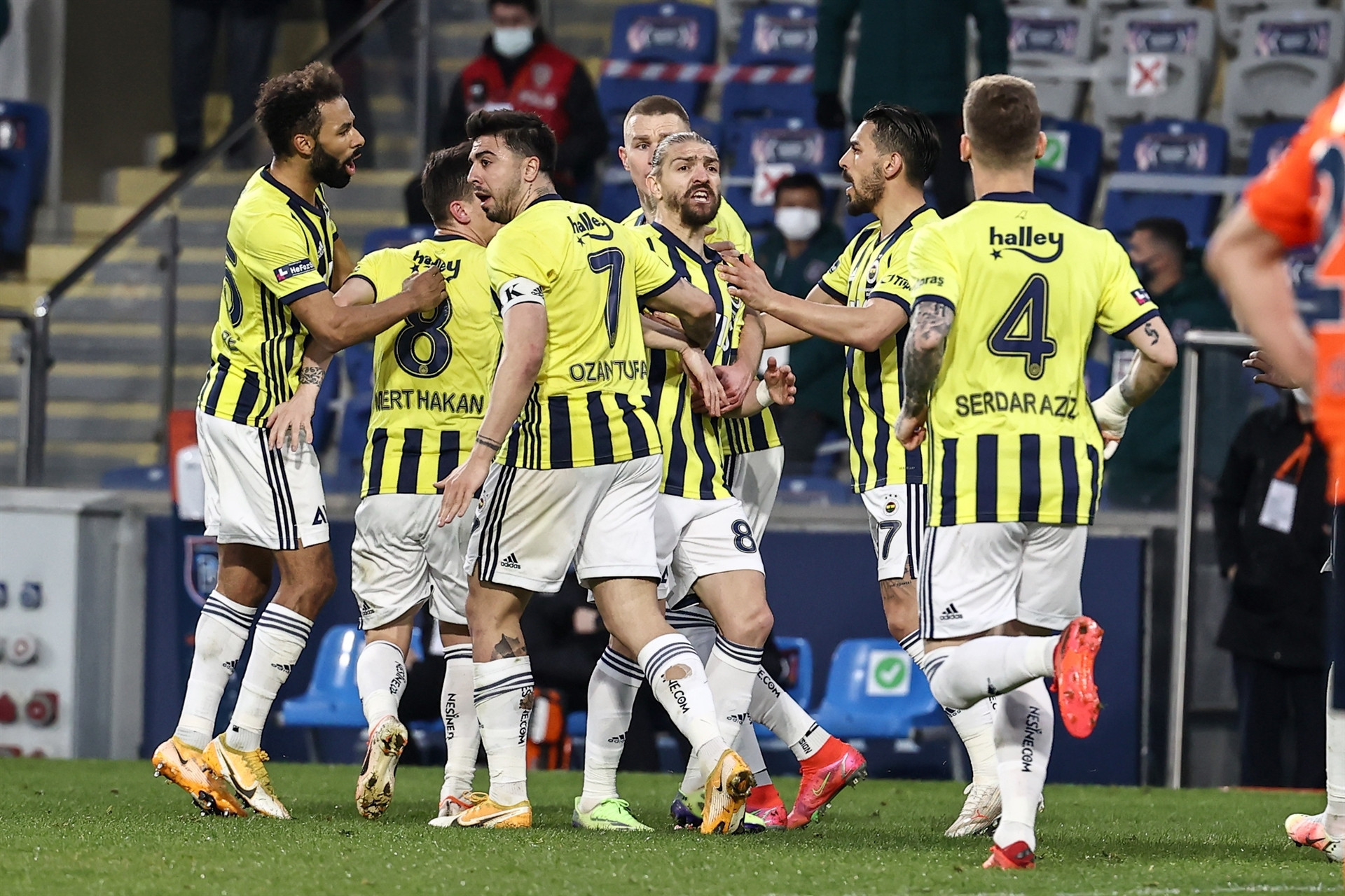 Medipol Başakşehir - Fenerbahçe maçından öne çıkan fotoğraflar