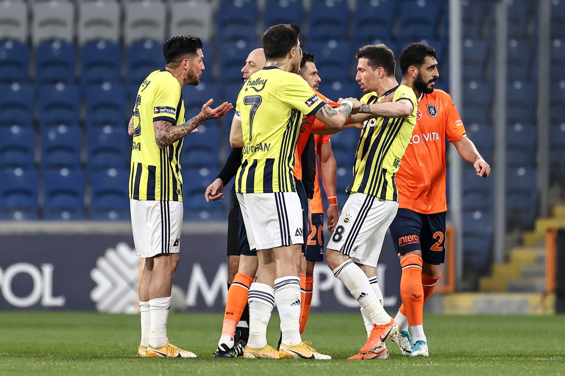 Medipol Başakşehir - Fenerbahçe maçından öne çıkan fotoğraflar
