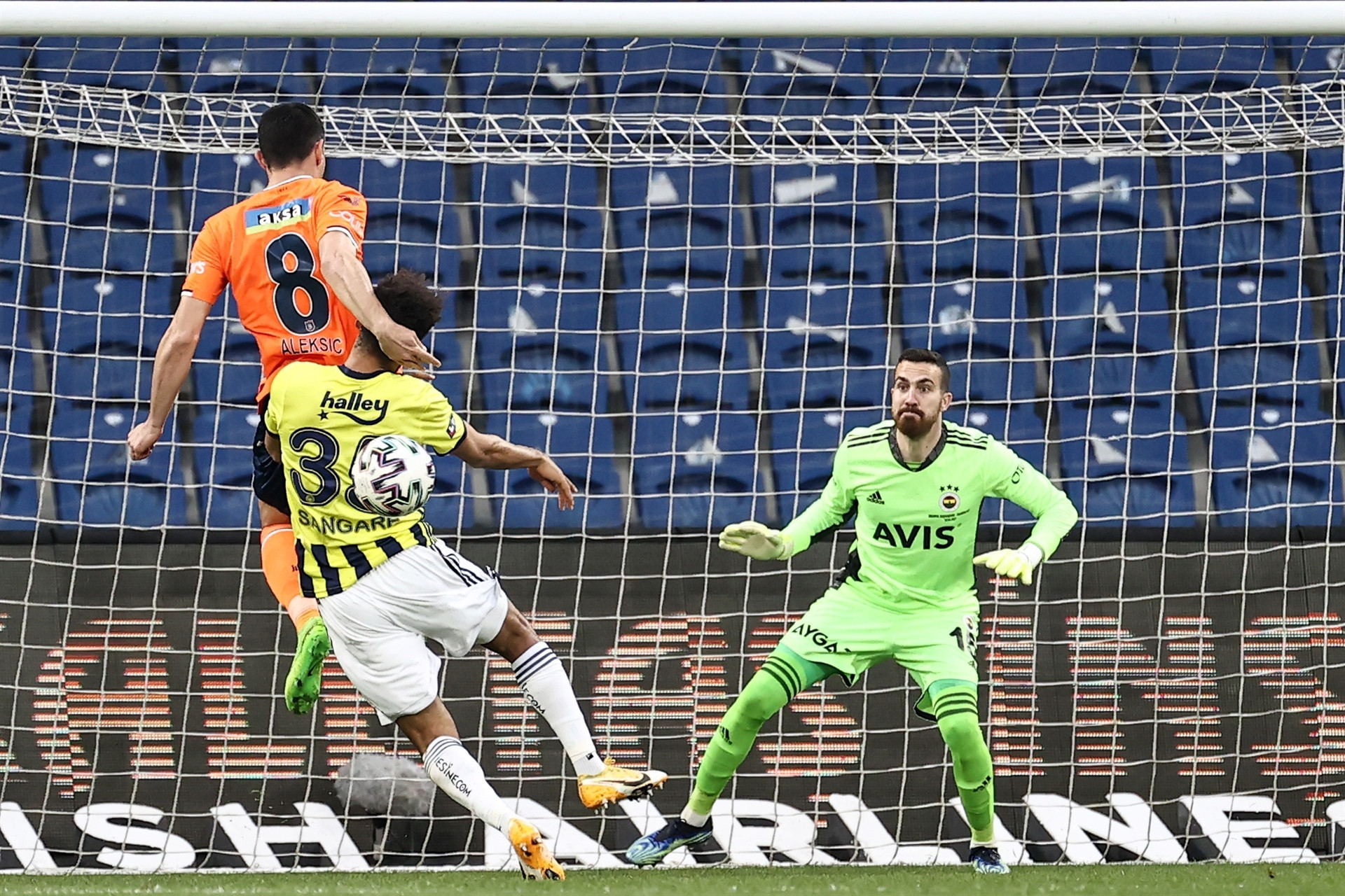 Medipol Başakşehir - Fenerbahçe maçından öne çıkan fotoğraflar