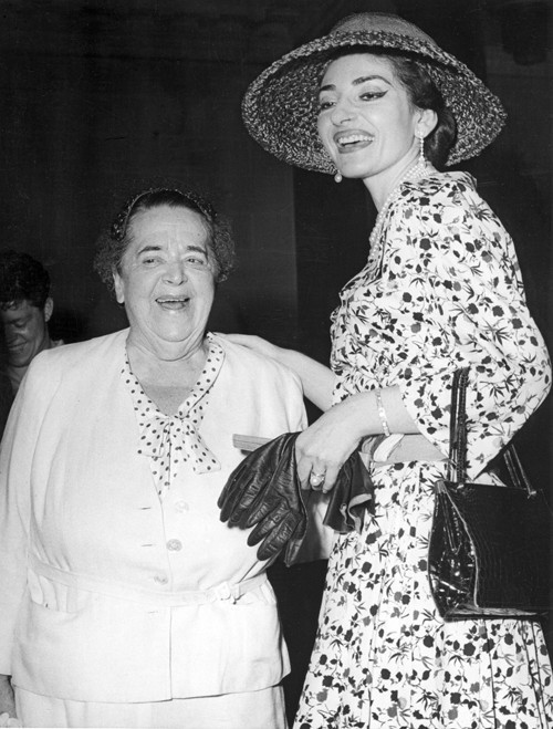 KÜLLERİ EGE DENİZİNE SAVRULDU