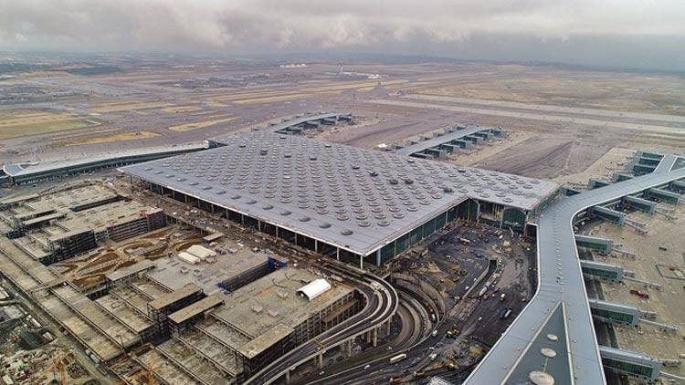 Yurt dışı aktarmalı uçuşlarla ilgili olarak yolcuların yurt içi bağlantı uçuşları ve diğer seyahatlerini yapabilmeleri için seyahat izin belgesi almaları gerekli midir