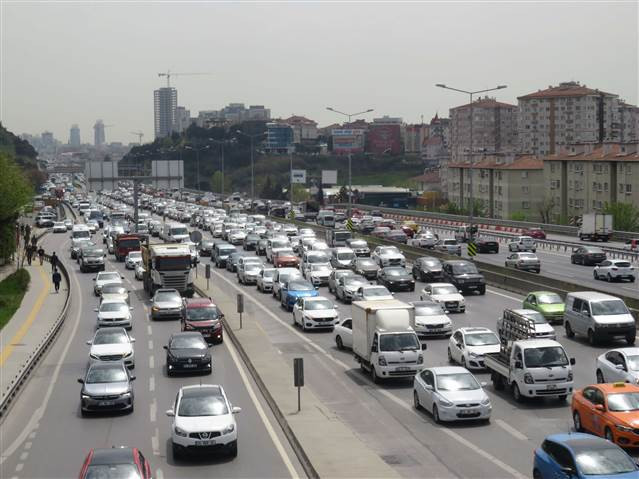 Son dakika haberi... İstanbuldan tam kapanma kaçışı.. Canlı yayında önemli uyarılar: Dünyanın sonu gelmiş gibi...