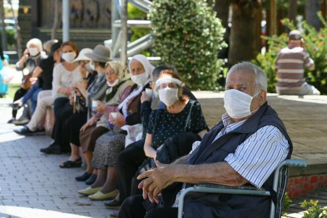 18 YAŞ ALTI ve 65 YAŞ ÜZERİ SOKAĞA ÇIKMA YASAĞI NE ZAMAN BİTECEK