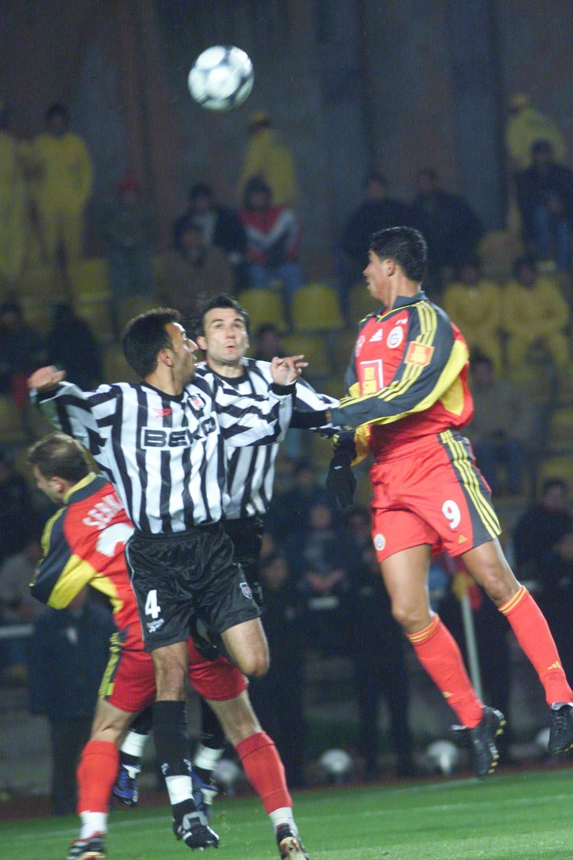 Nostalji - Galatasaray - Beşiktaş derbilerine damga vuran fotoğraflar Nostalji - Galatasaray - Beşiktaş derbilerine damga vuran fotoğraflar
