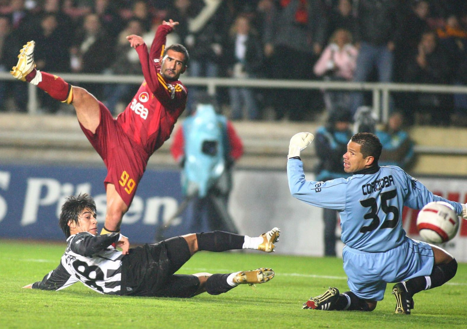 Nostalji - Galatasaray - Beşiktaş derbilerine damga vuran fotoğraflar Nostalji - Galatasaray - Beşiktaş derbilerine damga vuran fotoğraflar