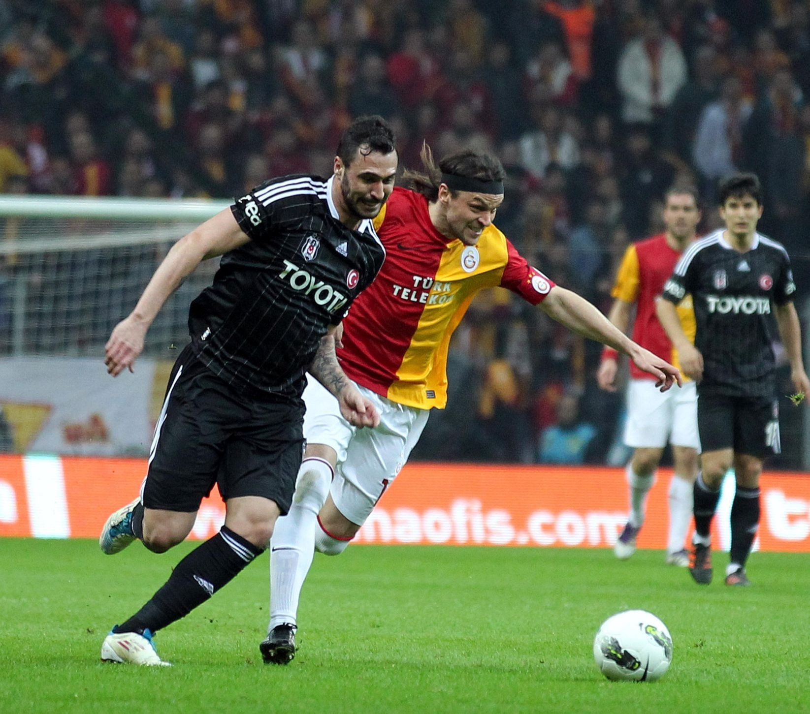 Nostalji - Galatasaray - Beşiktaş derbilerine damga vuran fotoğraflar Nostalji - Galatasaray - Beşiktaş derbilerine damga vuran fotoğraflar