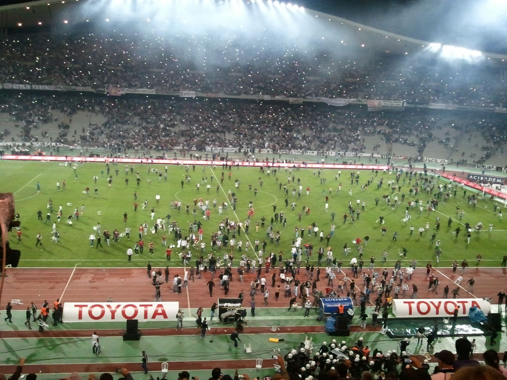 Nostalji - Galatasaray - Beşiktaş derbilerine damga vuran fotoğraflar Nostalji - Galatasaray - Beşiktaş derbilerine damga vuran fotoğraflar