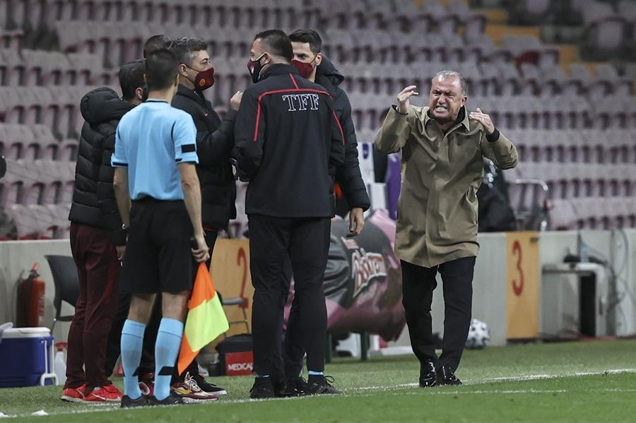 Son dakika: Galatasaray - Beşiktaş derbisi sonrası çok konuşulacak sözler 4 yazardan önemli açıklama