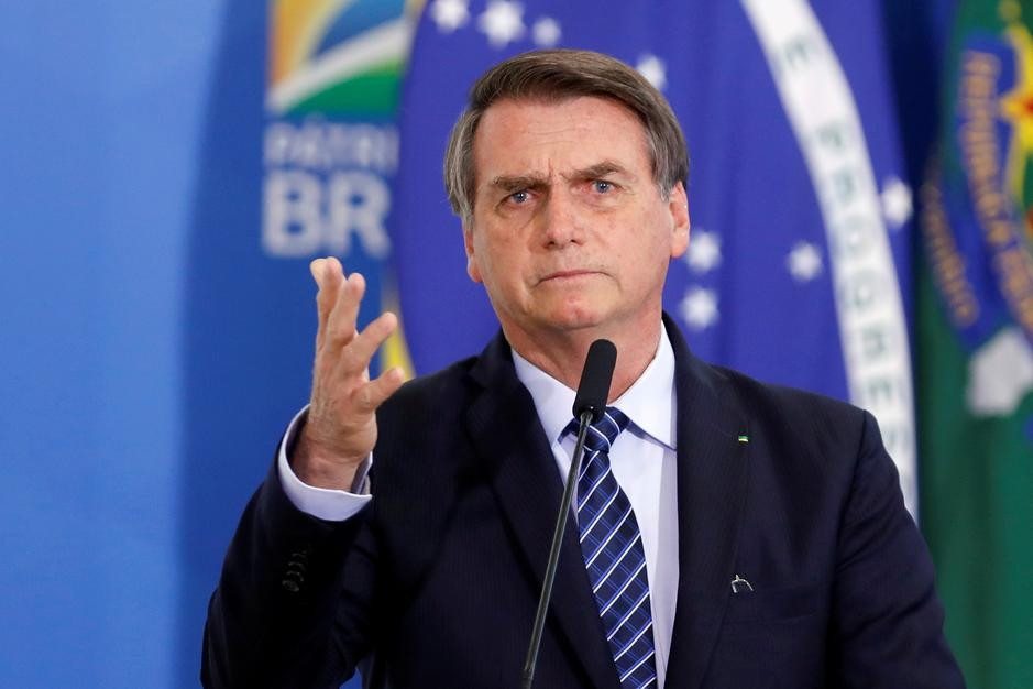 Brezilya Devlet Başkanı Bolsonaro yüzlerce kişiyle bir araya geldi Brezilya Devlet Başkanı Bolsonaro yüzlerce kişiyle bir araya geldi