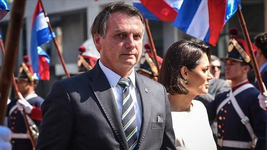 Brezilya Devlet Başkanı Bolsonaro yüzlerce kişiyle bir araya geldi Brezilya Devlet Başkanı Bolsonaro yüzlerce kişiyle bir araya geldi