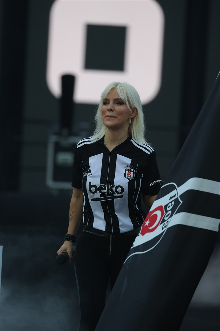 Beşiktaş kupasına kavuştu