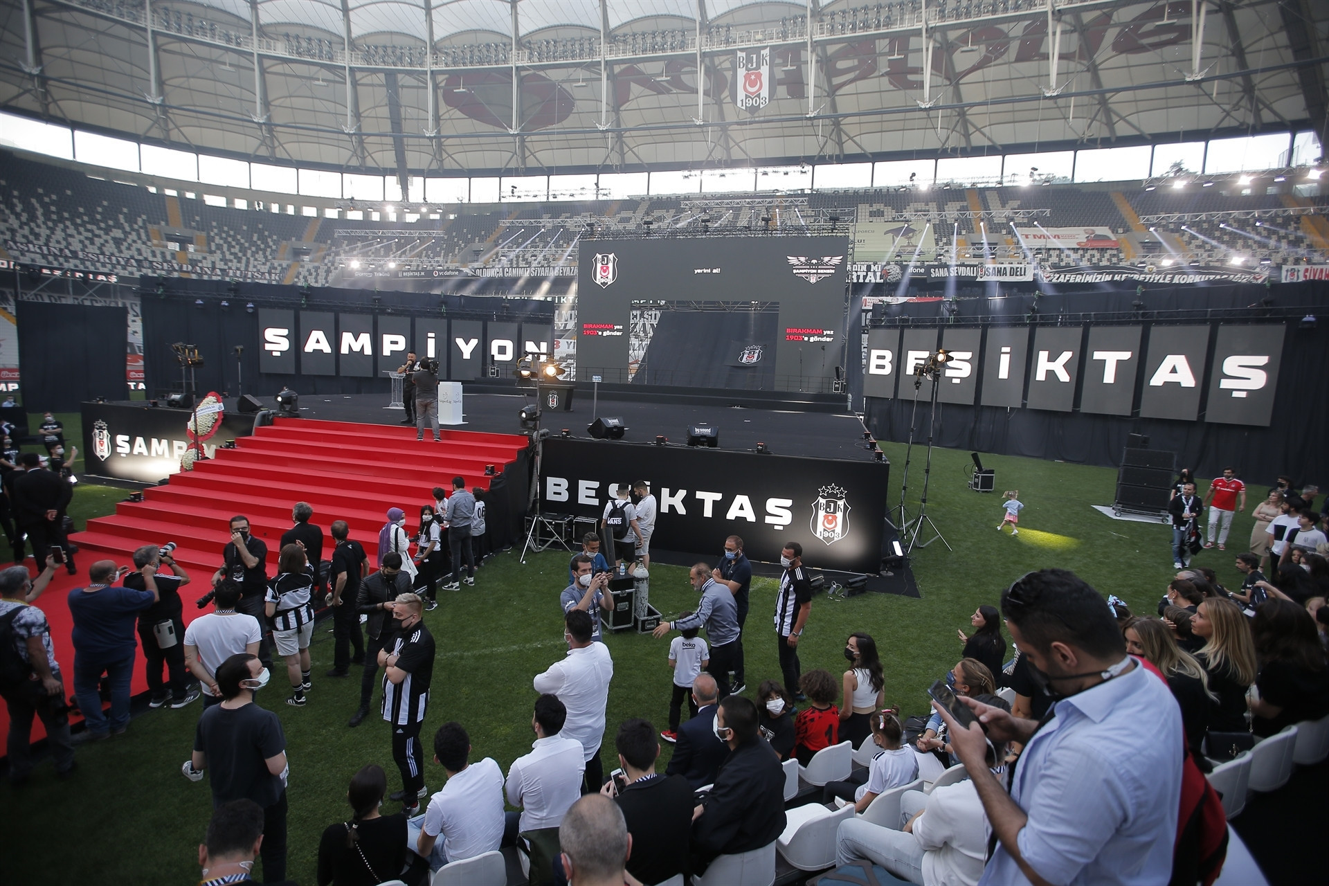 Beşiktaş kupasına kavuştu