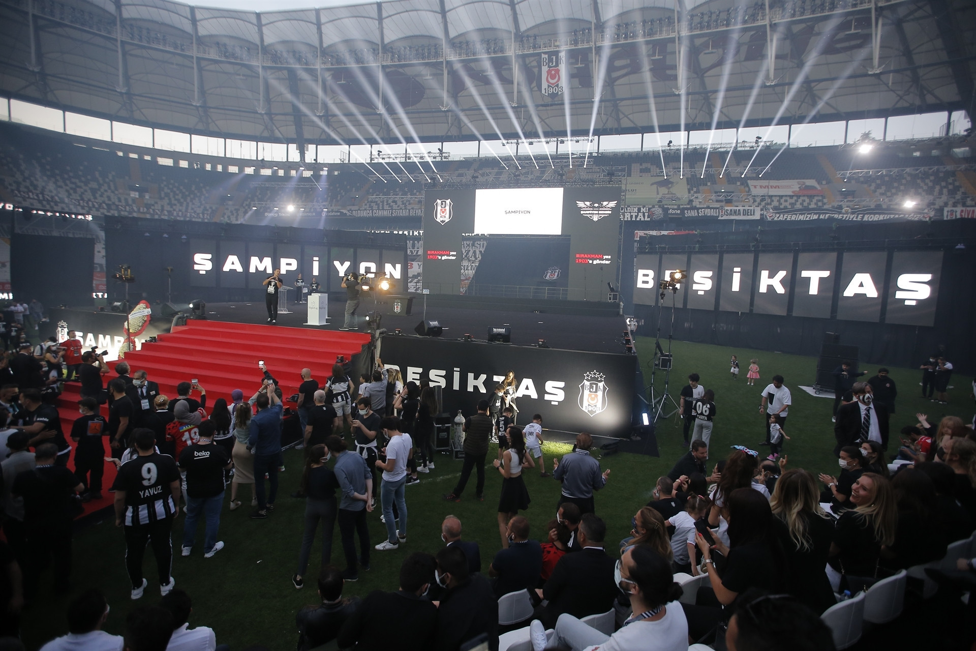 Beşiktaş kupasına kavuştu