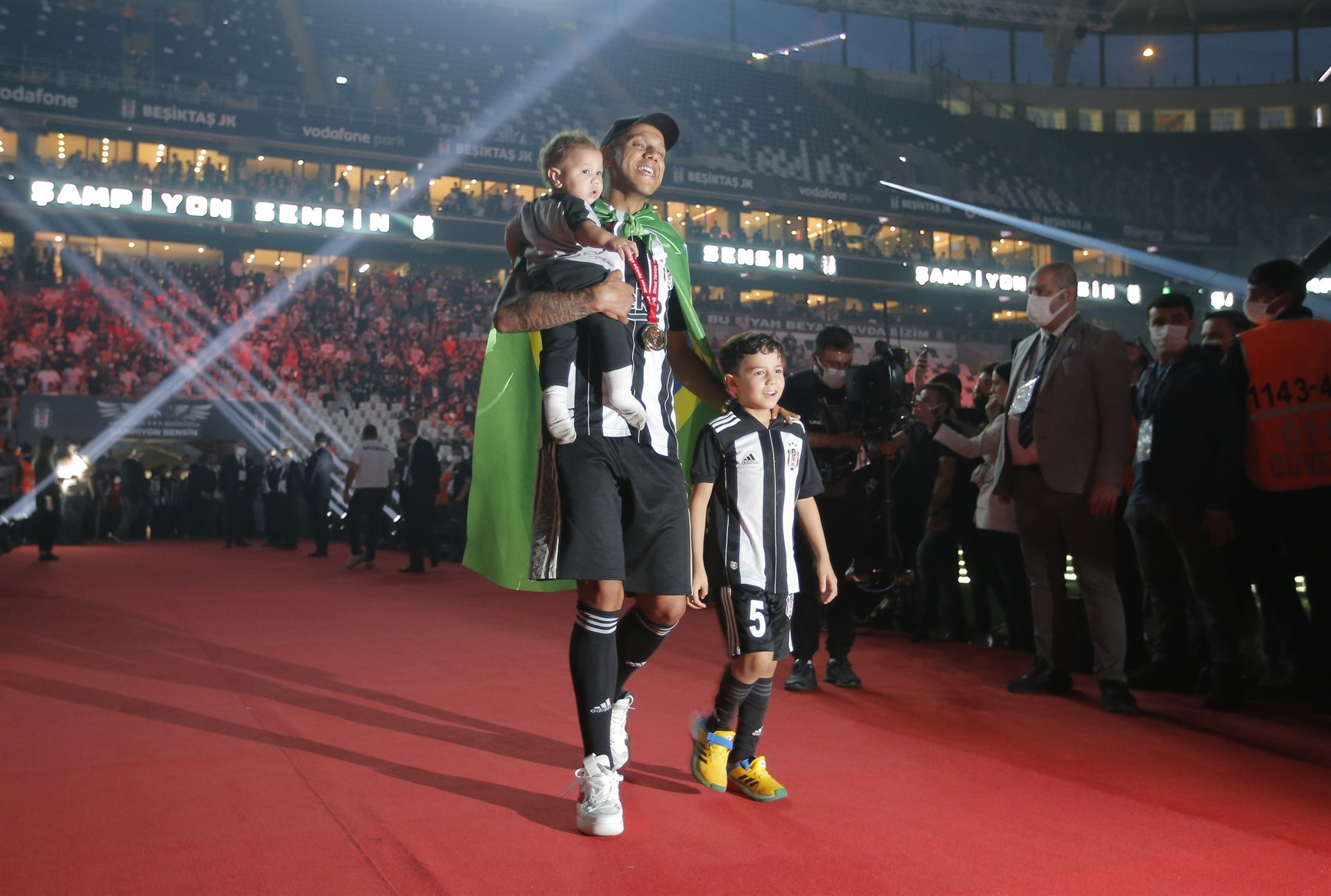 Beşiktaş kupasına kavuştu