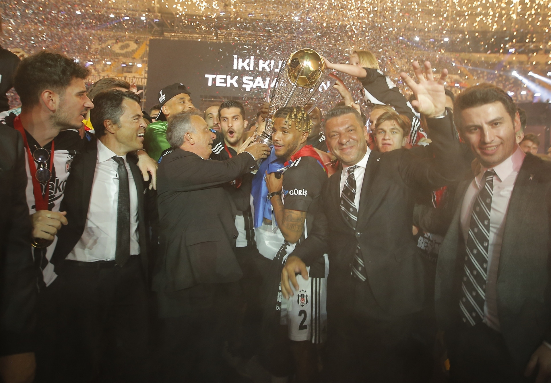Beşiktaş kupasına kavuştu