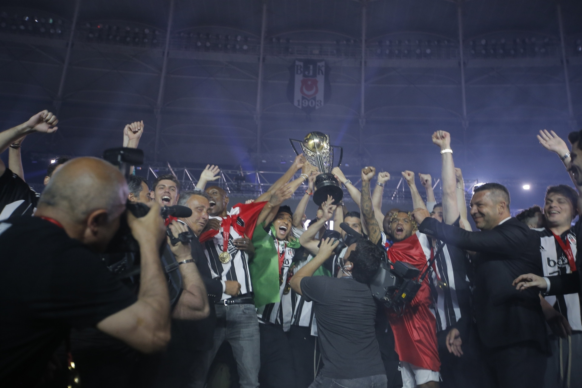 Beşiktaş kupasına kavuştu