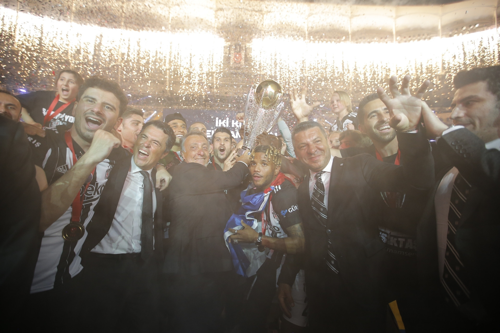 Beşiktaş kupasına kavuştu