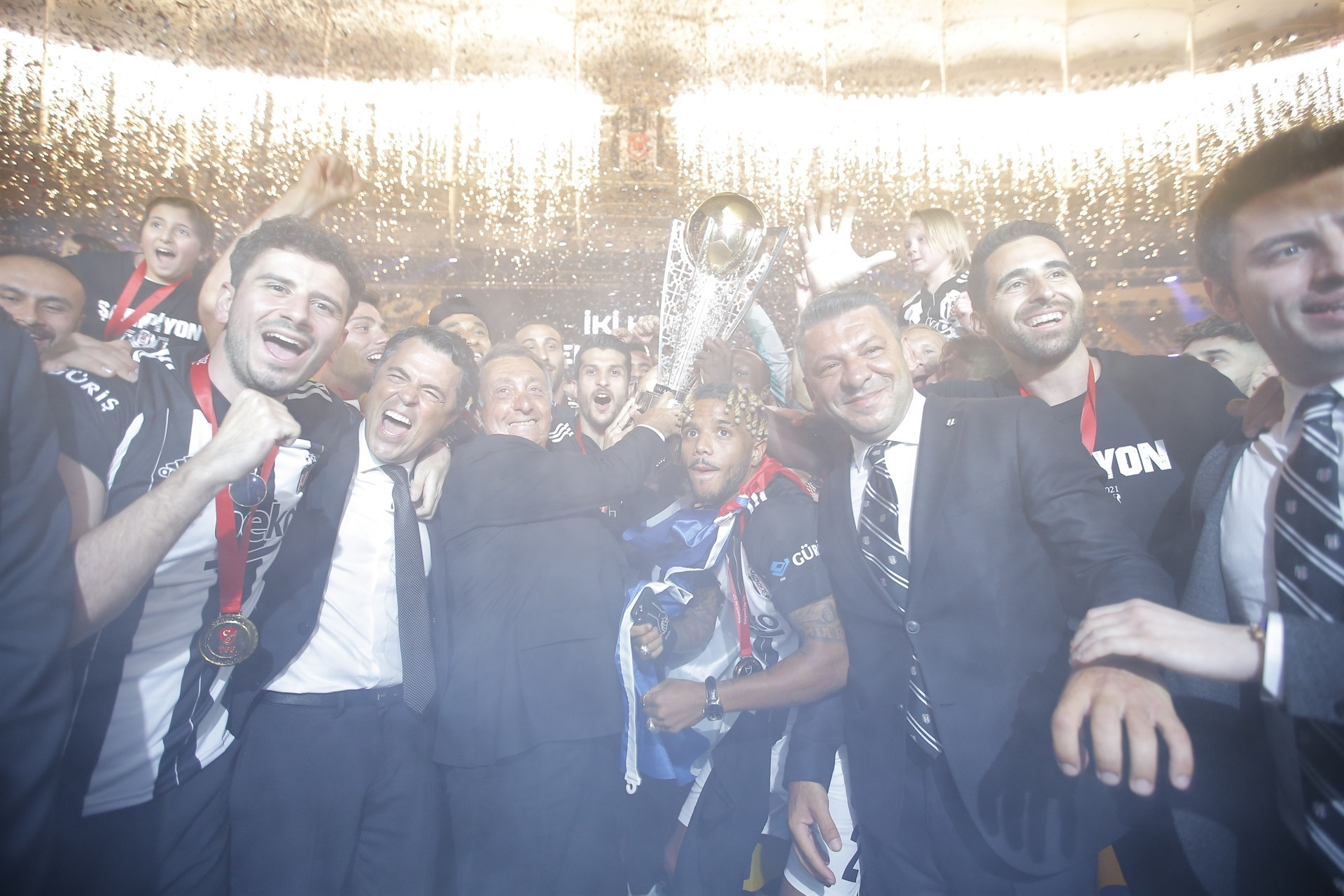 Beşiktaş kupasına kavuştu