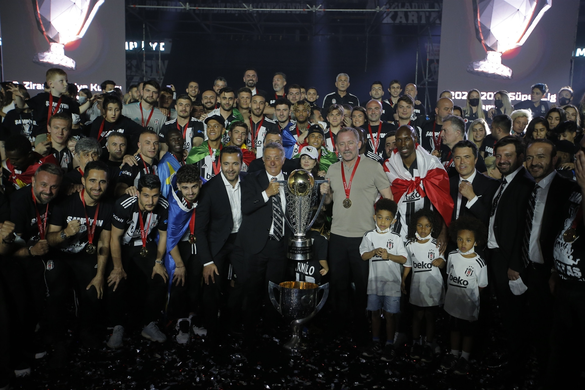 Beşiktaş kupasına kavuştu