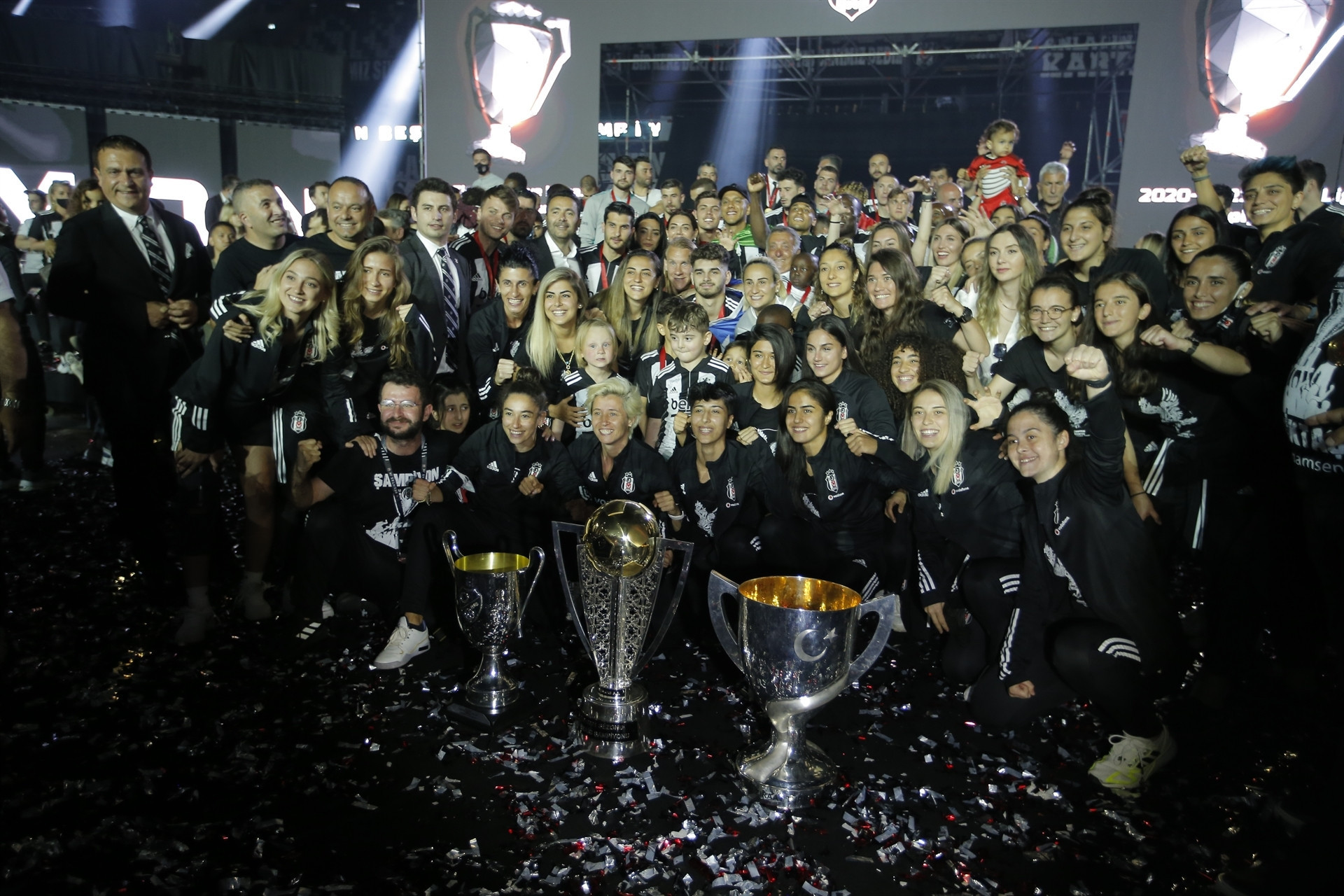 Beşiktaş kupasına kavuştu