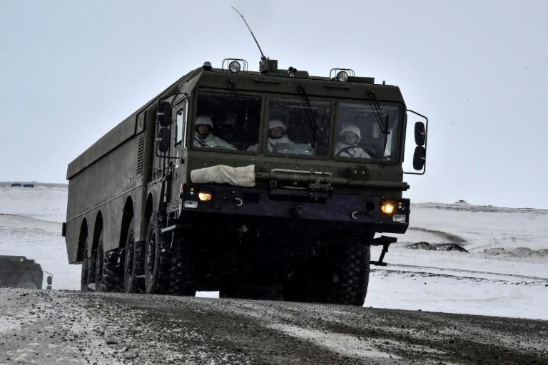 Son dakika haberler... Rusya uyarılara aldırmıyor, ipler geriliyor: Kuzey Kutbunda gövde gösterisi