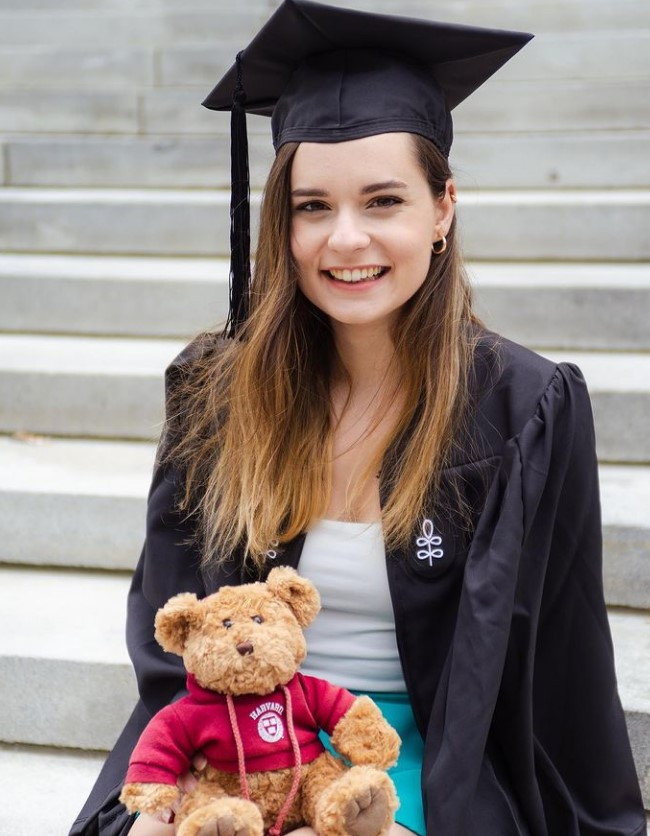 Bu küçük çocuk üniversite sınavını Türkiye ikincisi olarak kazandı, doktor oldu