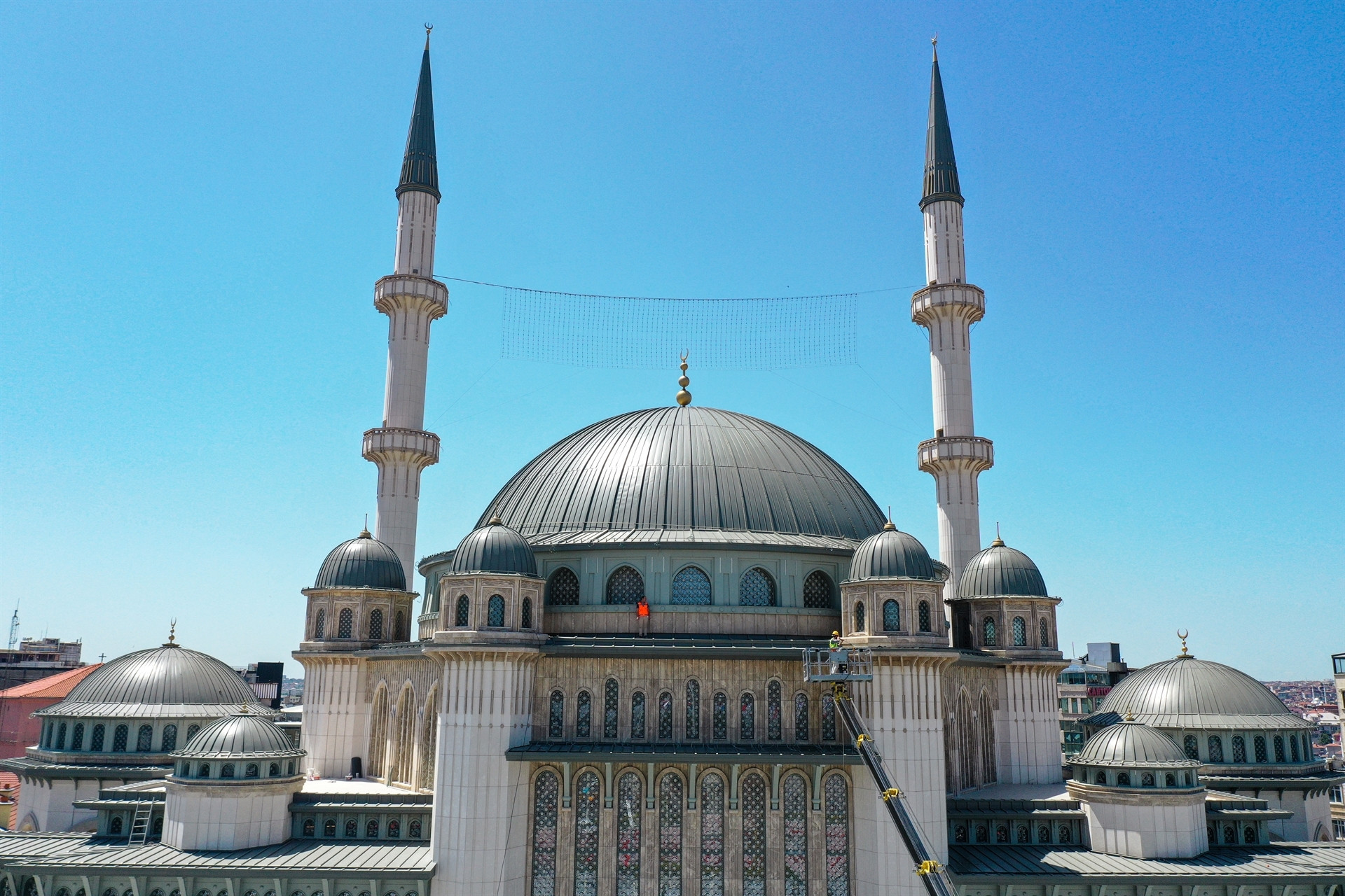 Son dakika... Cumhurbaşkanı Erdoğan 27 yıl önce Taksim Camiini işaret etmişti...