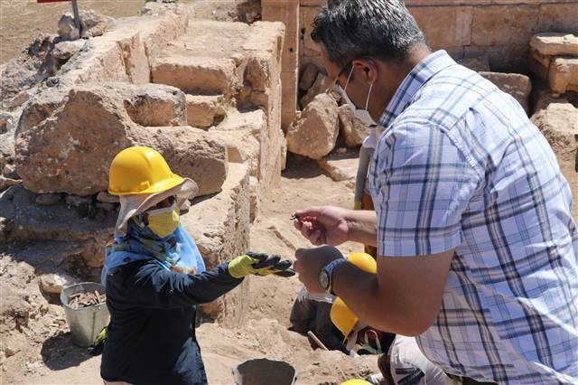 Zerzevan Kalesindeki Mithras Tapınağına bağlantılı yapılar bulundu
