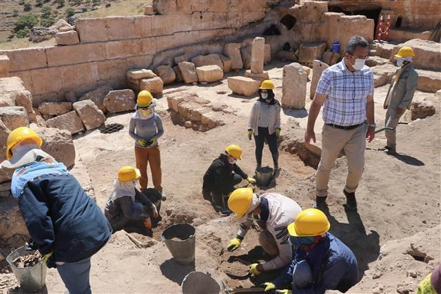Zerzevan Kalesindeki Mithras Tapınağına bağlantılı yapılar bulundu