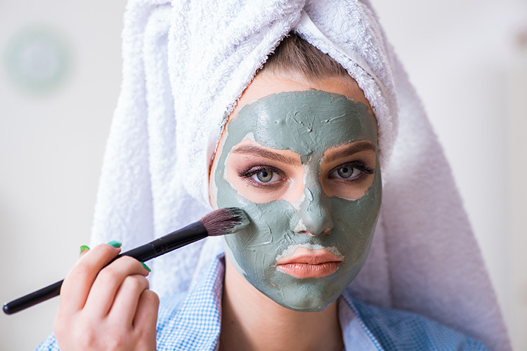 Evde siyah nokta maskesi yapımı: Doğal yollarla yapabileceğiniz siyah nokta maskesi tarifi Evde siyah nokta maskesi yapımı: Doğal yollarla yapabileceğiniz siyah nokta maskesi tarifi