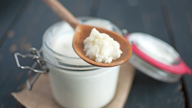 Kefir Ne İşe Yarar, Zayıflatır Mı Kefirin Faydaları ve Evde Kefir Yapımı