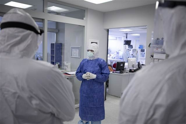 Koronavirüs belirtileri değişti.. Hint varyantı sonrası yenileri listeye eklendi.. İşte Tat, koku kaybı ve değişen semptomlar..