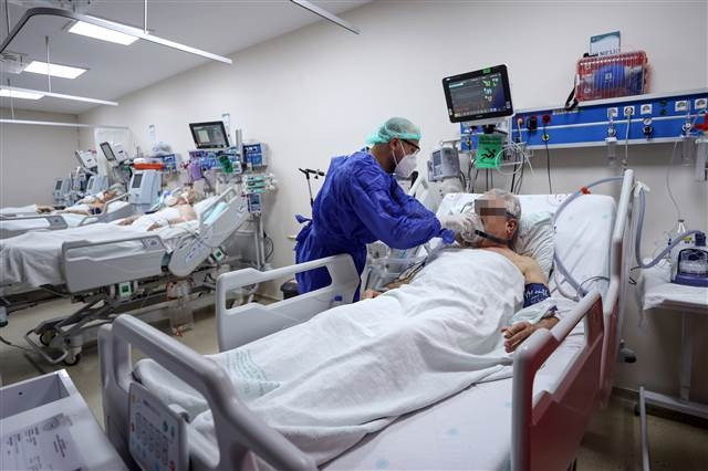 Koronavirüs belirtileri değişti.. Hint varyantı sonrası yenileri listeye eklendi.. İşte Tat, koku kaybı ve değişen semptomlar..