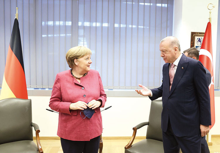 Son dakika haberler... Cumhurbaşkanı Erdoğan ile Biden görüşmesinde dikkat çeken detay.... NATO zirvesindeki gelişmeler..