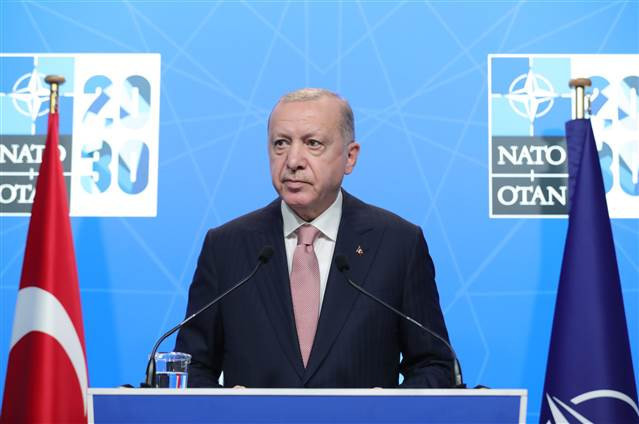 Son dakika haberler... Cumhurbaşkanı Erdoğan ile Biden görüşmesinde dikkat çeken detay.... NATO zirvesindeki gelişmeler..