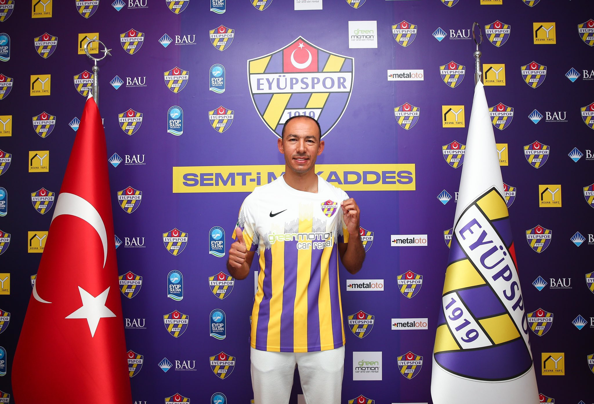 UMUT BULUT İMZAYI ATTI